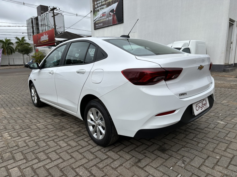 Chevrolet Onix PLUS 1.0-3