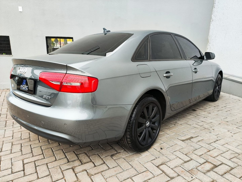 Audi A4 2.0 TFSI AMBIENTE AVANT-4