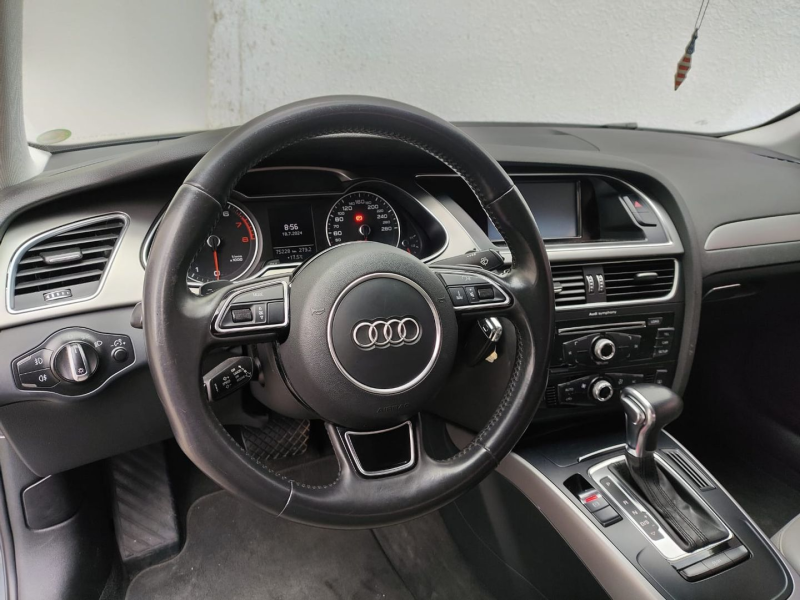 Audi A4 2.0 TFSI AMBIENTE AVANT-8